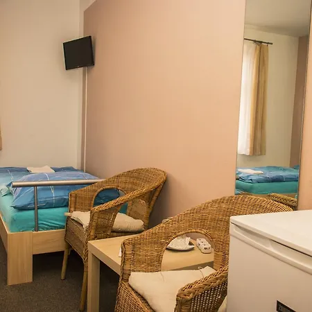 Mestske Kulturni Centrum Ve Fulneku Hotel *